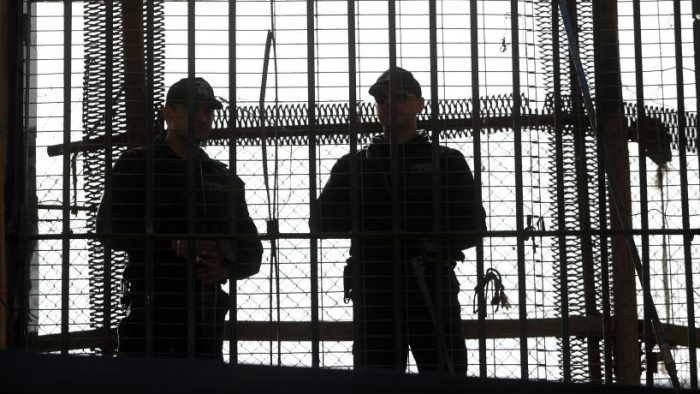 Brote de Covid-19 en cárcel de Arica deja a 80 personas contagiadas