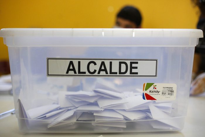 Elección de alcaldes: Tricel ordena recuento de votos en Sierra Gorda, Copiapó y Arauco a cuatro días de que asuman ediles