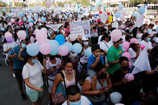 Manifestaciones por muertes de Itan y Tamara se realizan en la Alameda: asistentes piden justicia para los menores