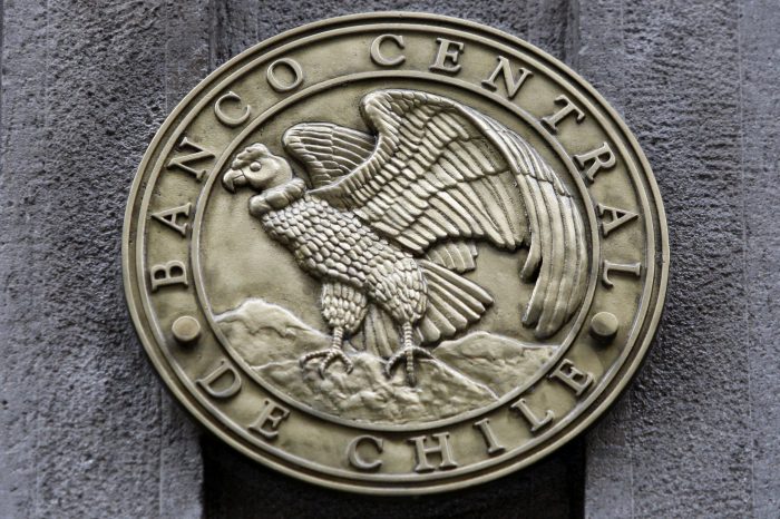 Sondeo del Banco Central estima que realizarán el primer ajuste de tasas en agosto