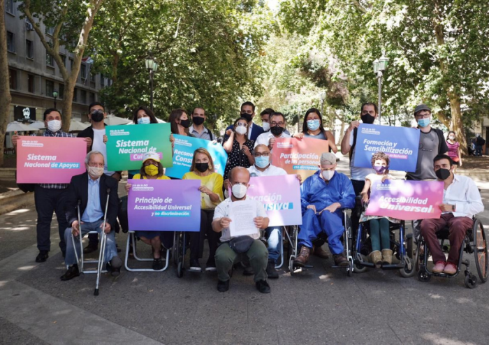 Día de la No Discriminación: candidatos con discapacidad firman decálogo de derechos a defender en la nueva Constitución