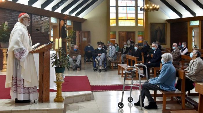 «Necesitamos respetar las medidas sanitarias»: Daza se refiere a misa realizada por arzobispo de Santiago en la que se superó aforo permitido