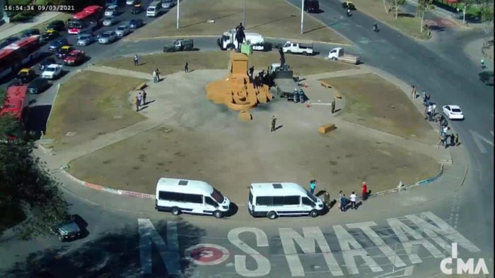Consejo de Monumentos Nacionales realiza inspecciones a la estatua de Baquedano y evaluará traslado