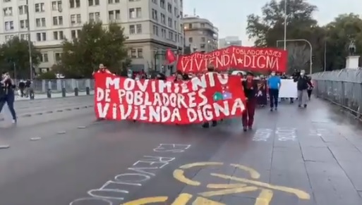Agrupaciones habitacionales realizaron manifestaciones simultáneas en 13 puntos de Santiago exigiendo el derecho a la vivienda digna