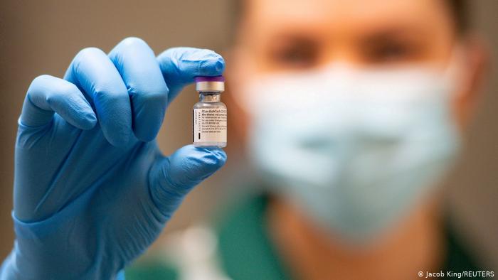 Pfizer asegura que «probablemente» sea necesaria tercera dosis de la vacuna
