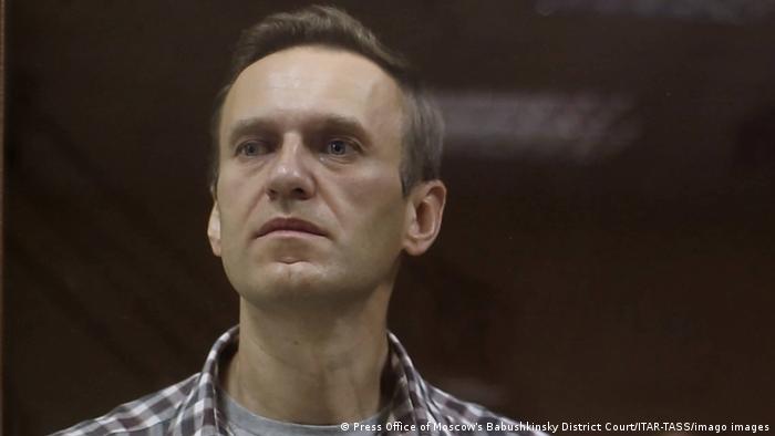 Opositor ruso Alexei Navalny anuncia que pondrá fin a huelga de hambre
