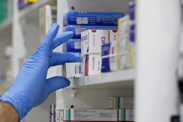 Oposición rechaza propuesta del Gobierno en Comisión Mixta de Fármacos II: “Una vez más sólo se preocupa de proteger los intereses de las farmacias y laboratorios”