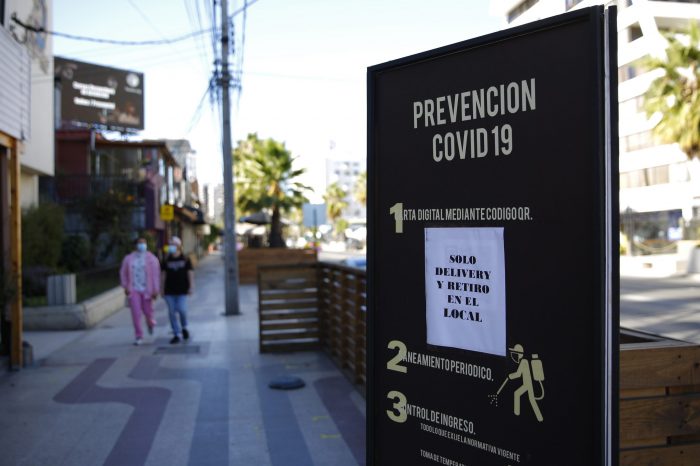 Trazabilidad, el talón de Aquiles de la lucha contra la pandemia en Chile: estudios advierten por bajos indicadores y diputados ofician al ministro Paris