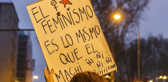 “Ni machismo ni feminismo” o cómo enseñarle a un político sobre igualdad