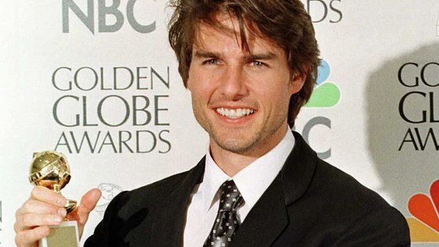 Tom Cruise cumple 60 años brindando por el éxito de «Top Gun: Maverick»