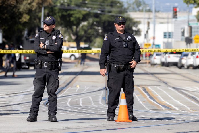 Al menos nueve muertos y «múltiples heridos» deja tiroteo en California