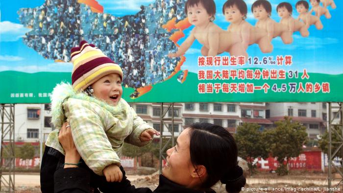 Descenso en la natalidad motivó la decisión del gobierno: China permite tres hijos por familia