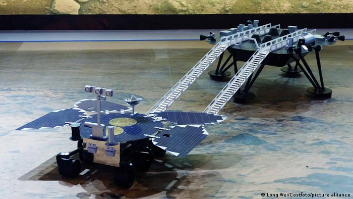 China logra posar por primera vez pequeño robot en Marte