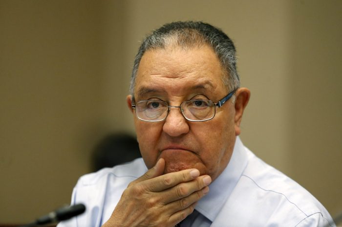 Senador Huenchumilla renuncia a comisiones de Seguridad y de Ética por críticas del intendente de La Araucanía: «Si me quieren tener de chivo expiatorio, no lo acepto»