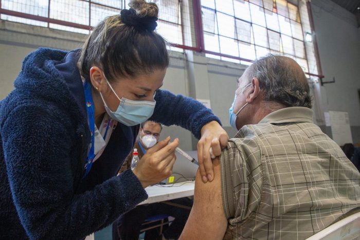 Ni las nuevas flexibilidades del Plan Paso a Paso aumentan ritmo de vacunación: este lunes se inoculó sólo a 24 mil personas con primera dosis