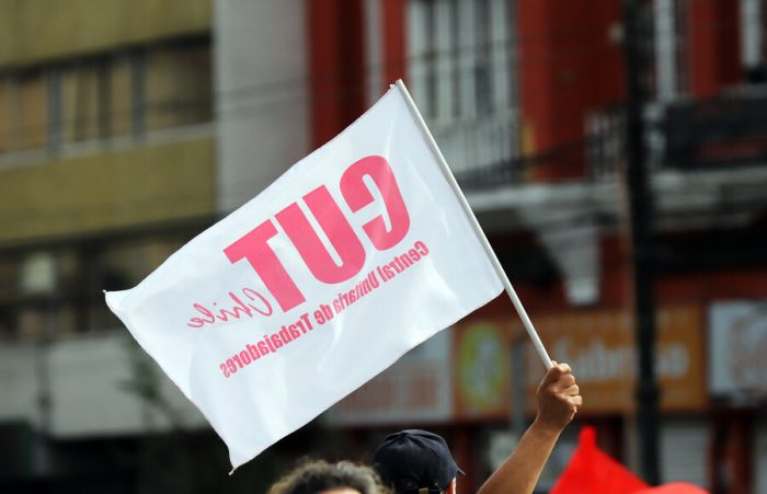 Salario mínimo: timonel de lista PS que ganó dirigencia CUT llama a parlamentarios a «no aceptar una propuesta de último minuto» del Gobierno