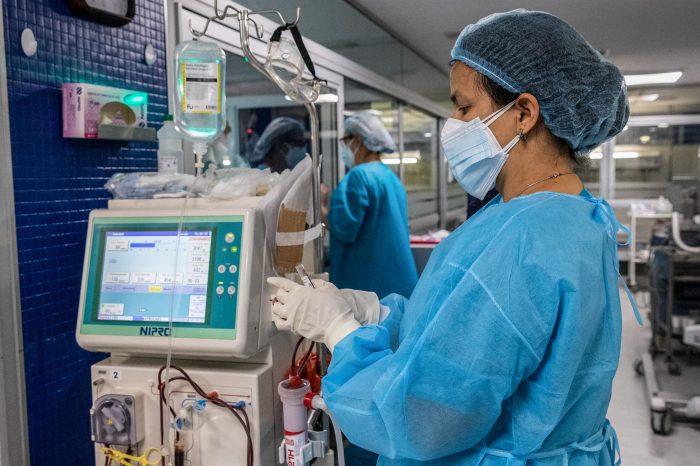 Hospital Clínico de la UC está con 99% de ocupación y Servicio de Urgencias solo atiende casos “imprescindibles”