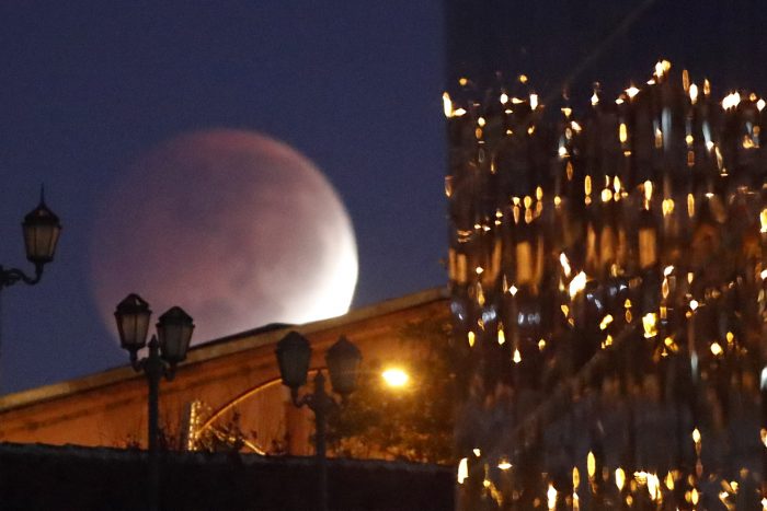 Superluna roja y eclipse total: gran parte de América fue testigo de dos eventos astronómicos continuos