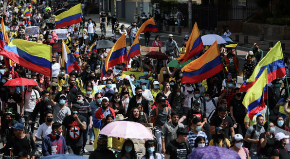 Analista colombiano Forrest Hylton: «Solo Chile se compara con Colombia en términos de sostener la masividad de un movimiento frente a una represión tan tenaz»