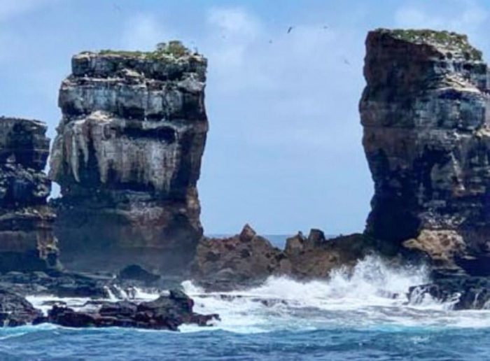 El reconocido punto turístico de la Isla Galápagos “Arco de Darwin” se derrumbó tras erosión natural