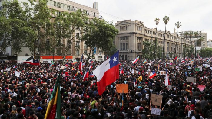 Chile bipolar: del estallido social a Daddy Yankee en solo mil días