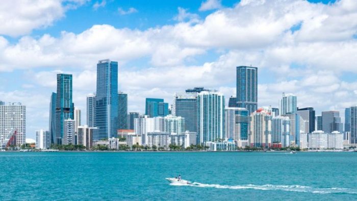 La nueva «fiebre» de Miami: cómo la pandemia convirtió la ciudad en un imán para gente y negocios de otras partes de EE.UU. (y qué efectos económicos tiene)