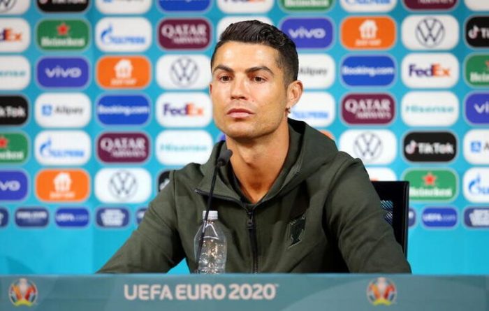 UEFA raya la cancha y recuerda a los equipos sus obligaciones de patrocinio tras el caso Ronaldo-Coca Cola