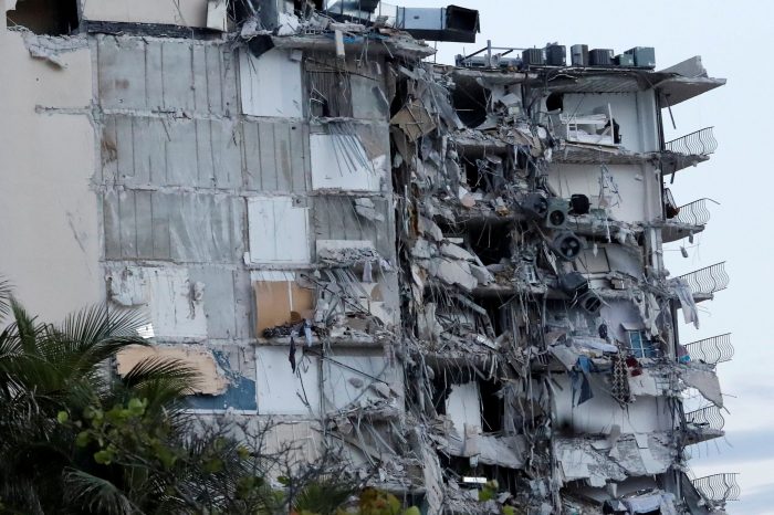 Rescatistas apuran búsqueda de sobrevivientes tras derrumbe en Miami: hay 4 muertos y 159 desaparecidos