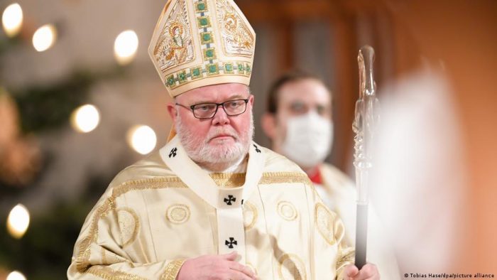 Cardenal alemán Reinhard Marx presenta su renuncia al papa Francisco por escándalo de abusos