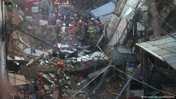 Dos muertos tras derrumbe de un edificio en favela de Río de Janeiro