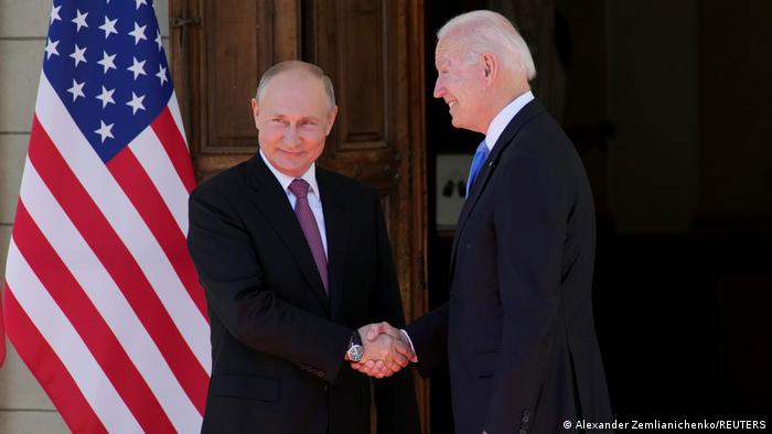 Cita cumbre en Ginebra: Biden y Putin sostienen primer y extenso cara a cara