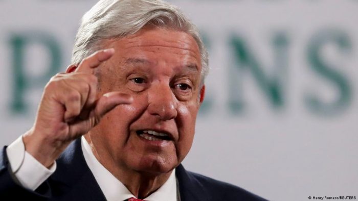 México: López Obrador celebra resultados electorales, pese a caída del oficialismo