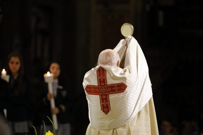 Decadencia y porvenir de la Iglesia católica