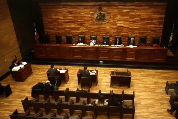 Tribunal Constitucional deberá zanjar disputa entre creadores y canales de televisión