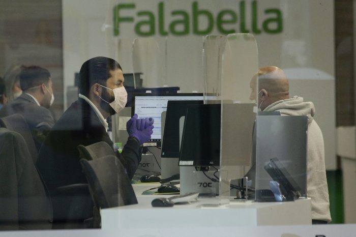 Falabella cierra su sitio web y concreta su salida definitiva de Argentina
