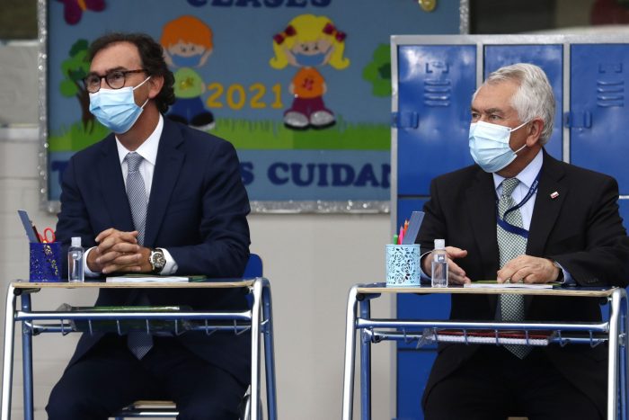 Minsal y Mineduc trabajan en fórmula para permitir que colegios puedan funcionar presencialmente en comunas con cuarentena