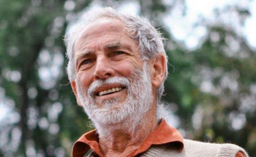 Héctor Noguera: “Empequeñece el trato sobreprotector y paternalista que se da a los mayores”