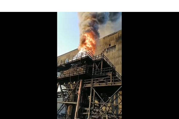 Incendio afectó a chimenea de fábrica de pellets en Huasco: planta pertenece a CAP