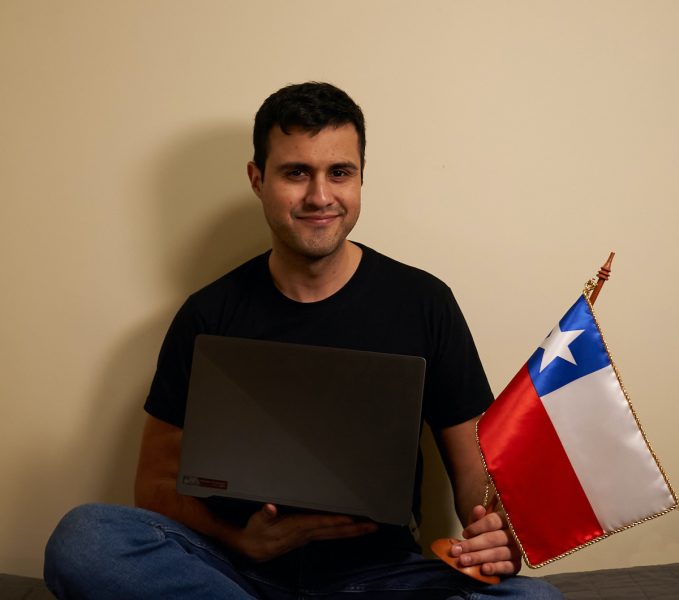 Nicolás Contreras, el joven chileno que revoluciona el aprendizaje del idioma inglés en Chile