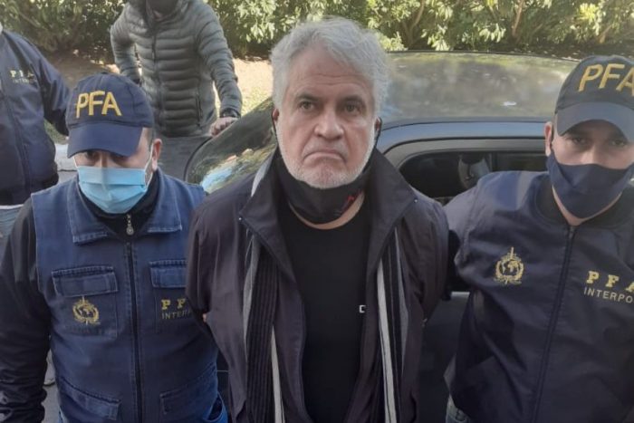 Ingresan a Regimiento de Policía Militar a coronel condenado por DD.HH, Walther Klug: fue extraditado a Chile este lunes
