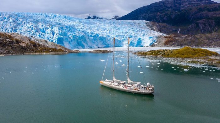 Velero científico TARA se despide de las costas chilenas para seguir investigando sobre cambio climático