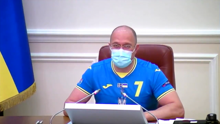 Ministros de Ucrania sesionaron con camiseta de la selección tras clasificación a cuartos de final de la Eurocopa
