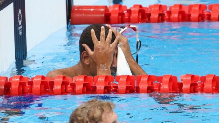 Juegos Olímpicos de Tokio: Ahmed Hafnaoui, el desconocido y joven nadador que impresionó al mundo al ganarse la medalla de oro