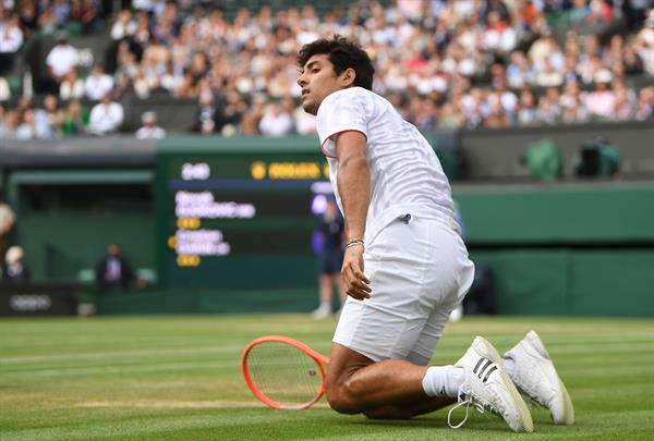 ‘Gago’ no pudo ante el número 1: Cristian Garín cayó ante Novak Djokovic cerrando una buena participación en Wimbledon