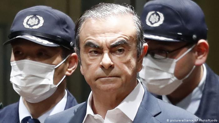 Corte de Japón condena a dos estadounidenses por fuga de ex líder de Nissan, Carlos Ghosn