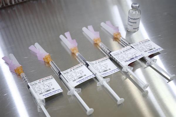 AstraZeneca dice que su vacuna anticovid es «altamente eficaz» ante las variantes Beta y Delta