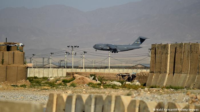 Las tropas de Estados Unidos abandonan Bagram, su mayor base en Afganistán