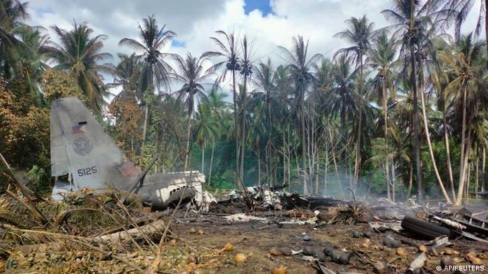 Filipinas: Sube a 29 el número de muertos en accidente de avión militar