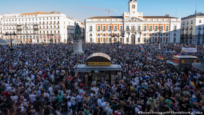 Conmoción en España por presunto crimen homófobo