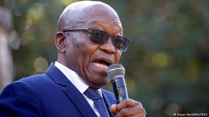 Sudáfrica: expresidente Jacob Zuma se entrega para cumplir prisión por desacato